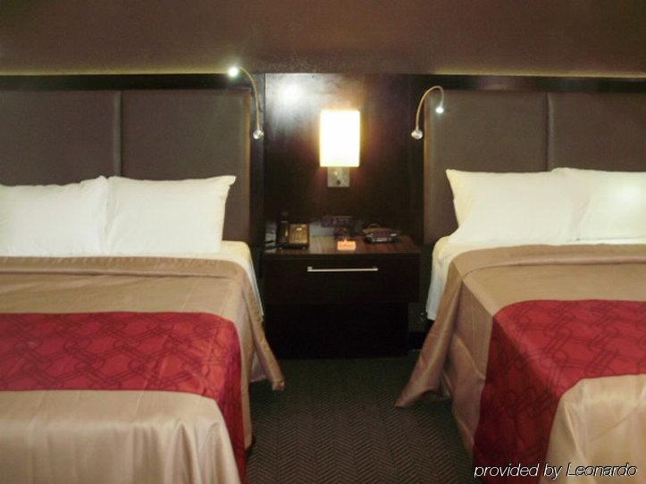 อีโคโน ลอดจ์ รัตแลนด์ซิตี้ เนียร์ ไฮเวย์ 7 Hotel ภายนอก รูปภาพ